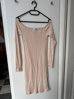 NA-KD Kleid schulterfrei Nordrhein-Westfalen - Bornheim Vorschau