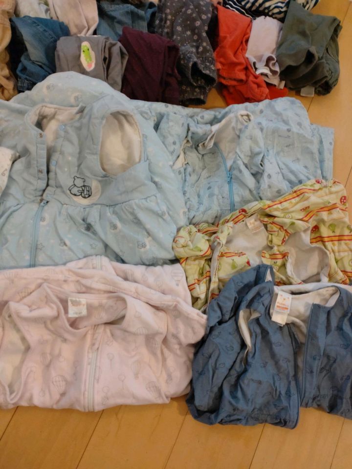 Paket: Sommer- /Winterkleidung Mädchen Gr. 86 und Schlafsäcke in Bad Honnef
