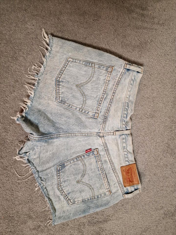 Jeans Shorts / kurze Hose / Vintage / Neupreis 64€ / Levis in Norderstedt