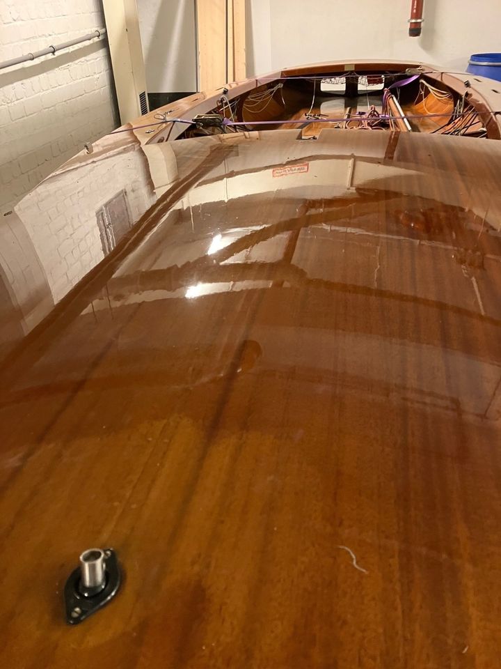 Wunderschönes Segelboot, H-Jolle, formverleimt, Mahagonifurnier in Düsseldorf