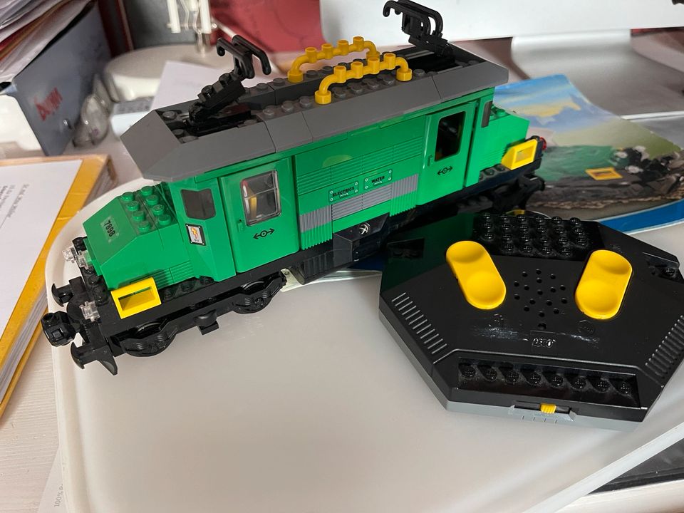 Lego elektrische Eisenbahn Konvolut Schienen und Fernbedienung in Bernau