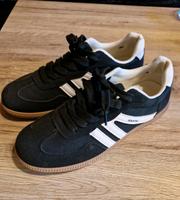 Sneaker Turnschuhe Sportschuhe Halbschuhe 39 schwarz Niedersachsen - Salzgitter Vorschau