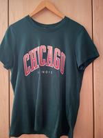 Dunkelgrünes T-Shirt mit „Chicago Aufdruck“ Bayern - Naila Vorschau