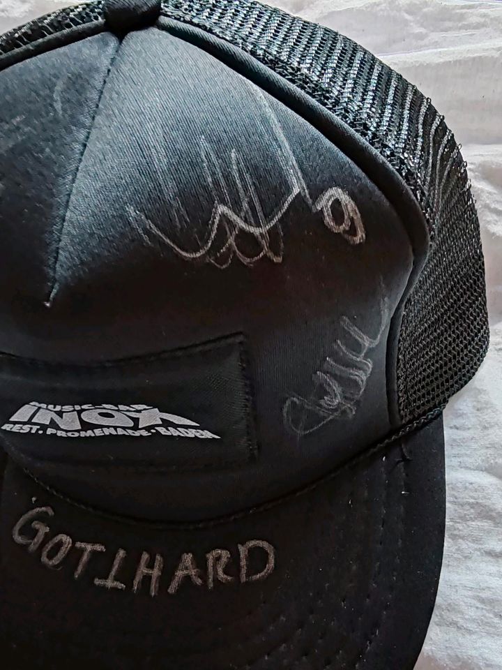 Original Autogramme von Gotthard auf Trucker Cap aus dem INOX in Marl