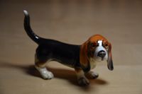 GOEBEL Porzelanfigur Hund Beagle / Basset stehend glänzend Bayern - Bodenkirchen Vorschau