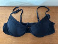 BH in 75 A von H&M in dunkelblau mit vorgeformtem, wattiertem Cup Bayern - Aschaffenburg Vorschau