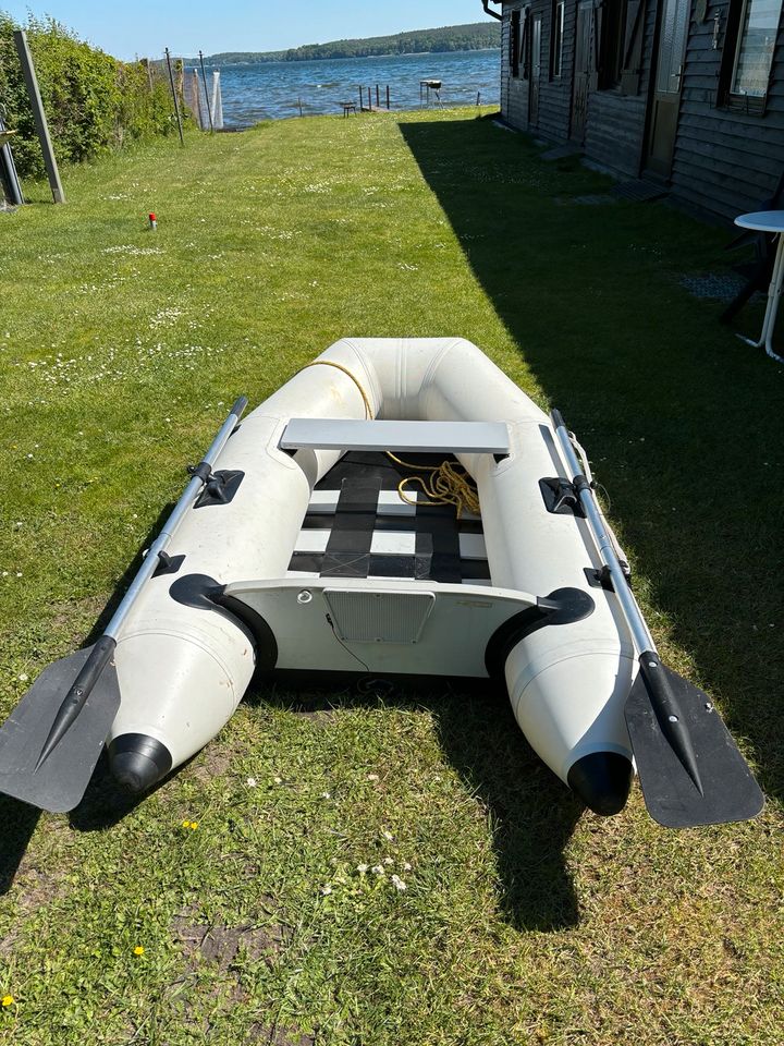 Schlauchboot + Motor Suzuki 2,5 PS 4-Takt in Plau am See