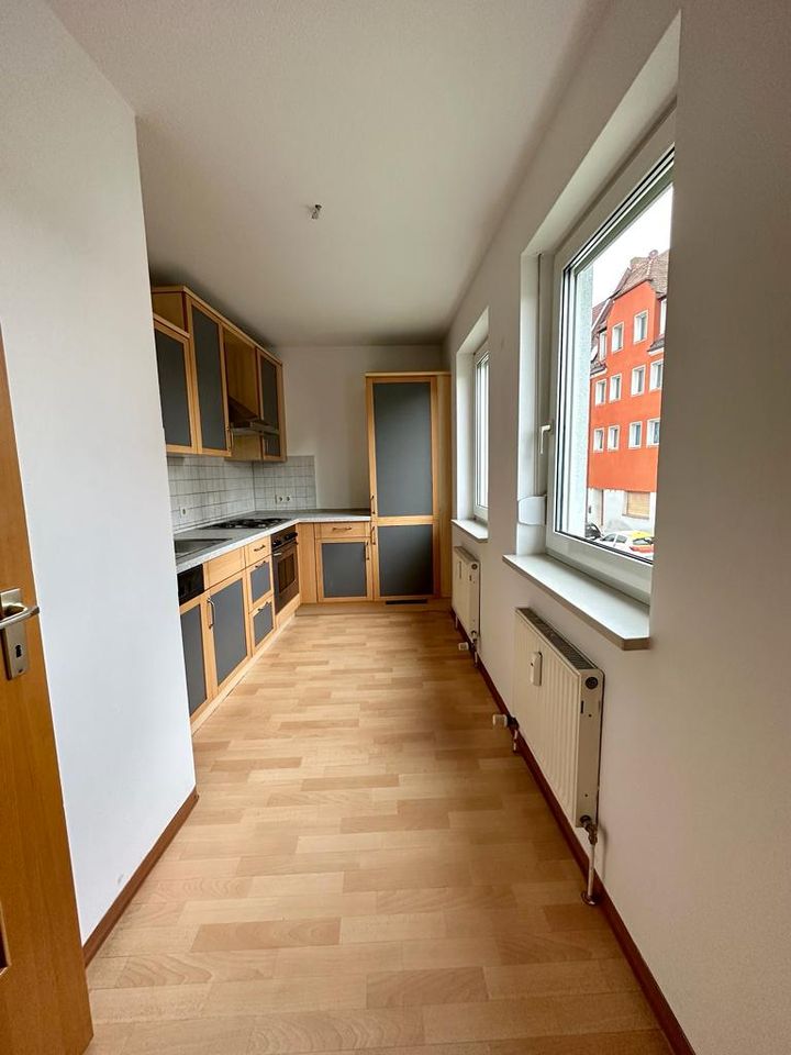 Ruhige, großzügige 2-Zimmer-Wohnung mit schönem Blick in den grünen Innenhof in Nürnberg (Mittelfr)
