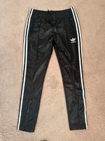 Adidas Jogginghose glänzender Stoff Gr.36 Neuwertig Nordrhein-Westfalen - Velen Vorschau