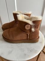UGG Mini Bailey Button II (Chestnut), Gr. 38 Niedersachsen - Osnabrück Vorschau