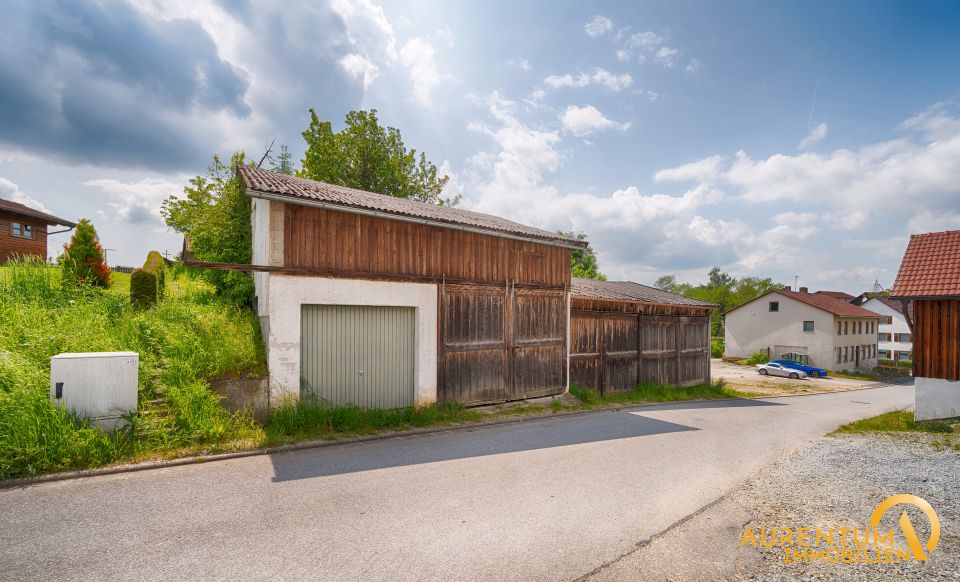 Ehemaliges Wirtshaus bietet ausreichend Fläche zum Umbau für 4 Wohnungen und sehr viel Grundfläche. in Laberweinting