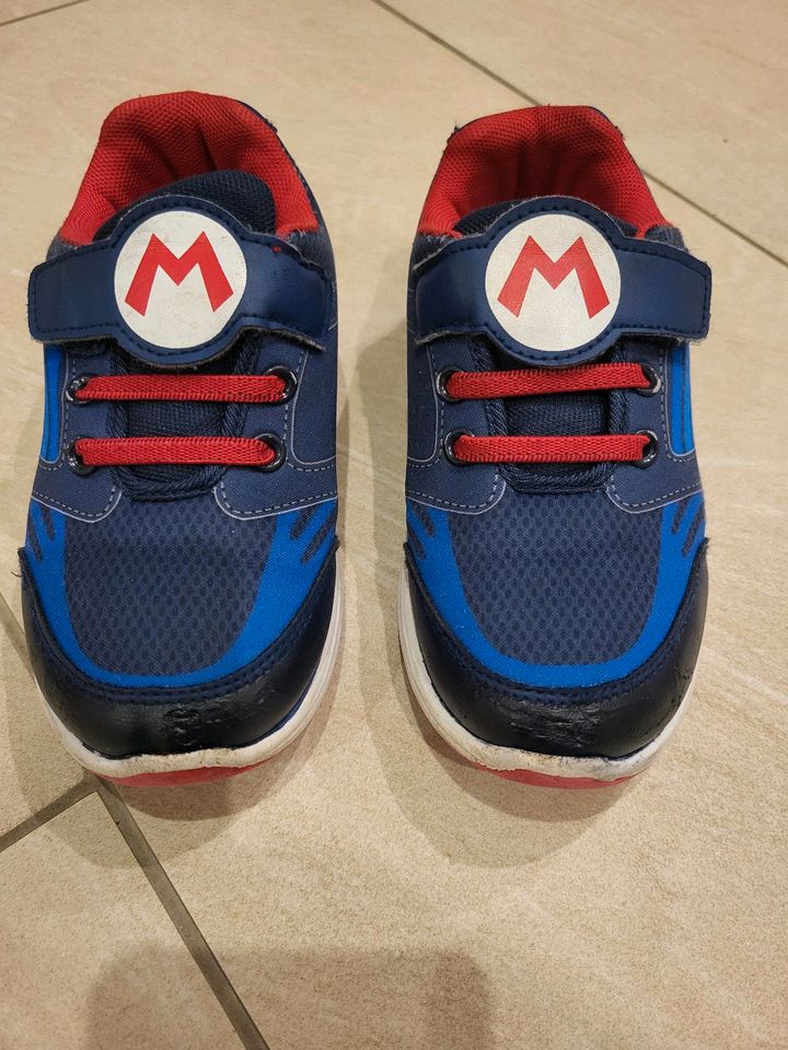Sneaker (blau, rot) "Super Mario" (mit Blink-Funktion), Gr. 29 in Ebsdorfergrund