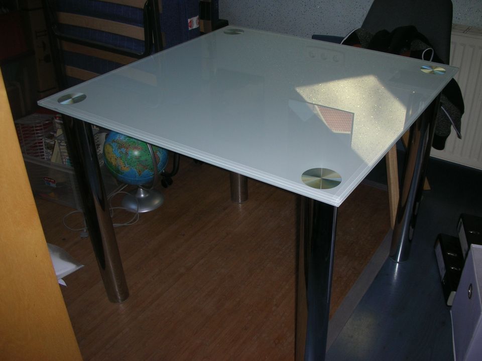 Glastisch mit Milchglasplatte 90x90 in Ettlingen