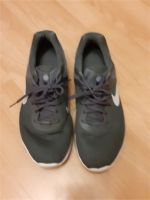 Nike Hallen-/Sportschuhe in grau/weiß! Gebraucht! Gr.45  TOP Nordrhein-Westfalen - Bad Salzuflen Vorschau