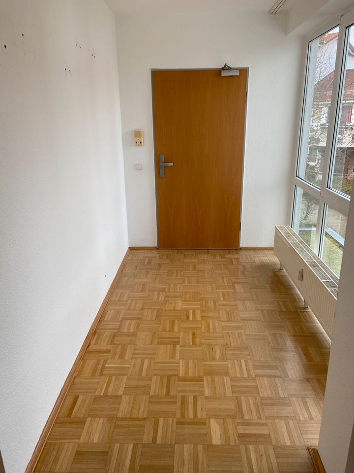 Gepflegte 2-Raum-Wohnung mit Balkon und Einbauküche in Lohfelden in Lohfelden