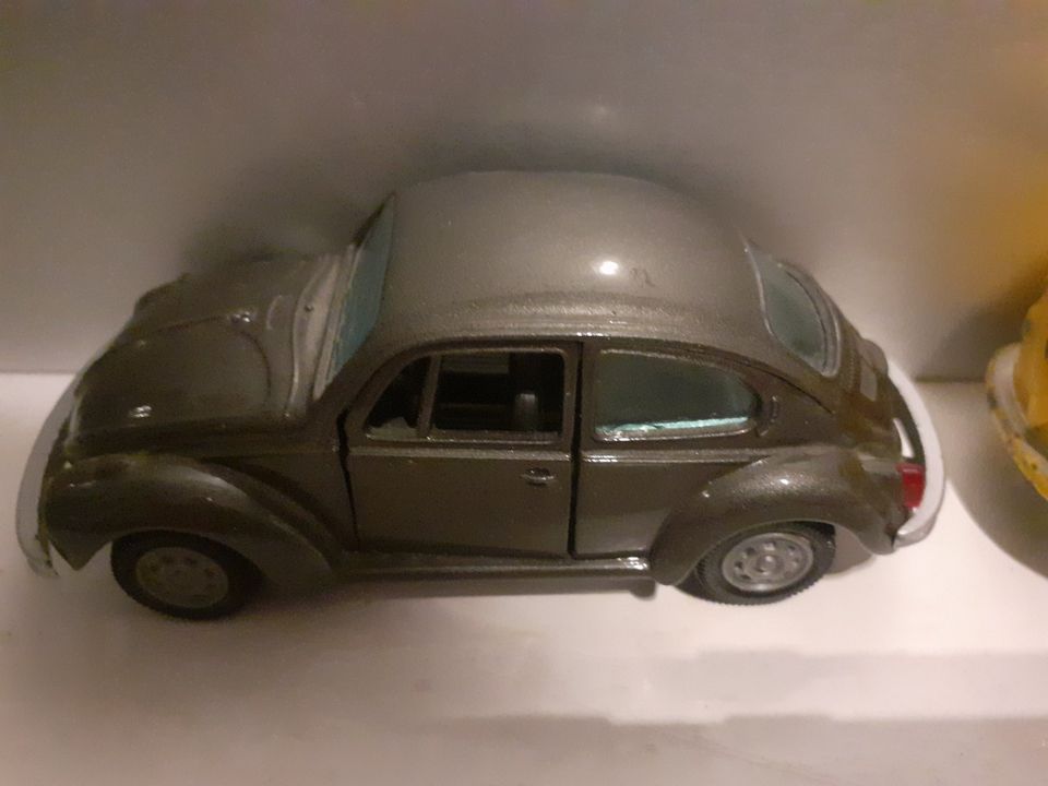 Gama VW 1302     Corgi Toys  VW Pritsche + Chevrolet Corvette in Berlin