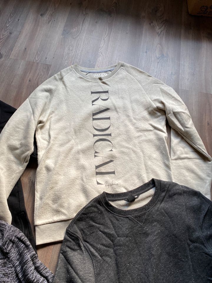 Bekleidungspaket 4x Pullover Größe M/L Jack&Jones, H&M in Schwarzenbruck