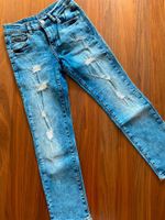 Guess, Jeans im Destroyed Look, Größe 8 / 125 – 135, top Zustand Leipzig - Leipzig, Zentrum Vorschau