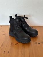 Neu & ungetragen! UGG Stiefelette Ashton Lace Up schwarz 1030518 Bayern - Würzburg Vorschau