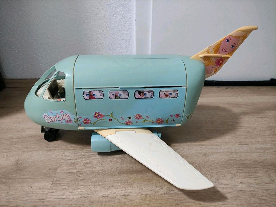 Barbie Spielzeug Flugzeug Kinder mit klein Barbie in Wuppertal