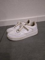 Jungen Sport Schuhe Sneaker Levis weiß Gr. 38 Frankfurt am Main - Bergen-Enkheim Vorschau