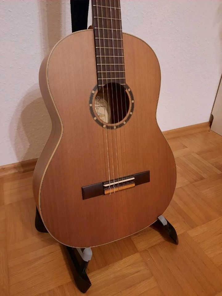 Ortega R131 Klassische Gitarre, viel Zubehör, wie NEU, Anfänger in Augsburg