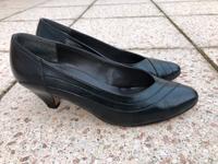 klassische Pumps, Echtleder, schwarz, Gr. 6 Nordrhein-Westfalen - Bornheim Vorschau