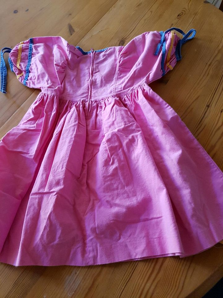 Sommerlicher Mädchen Kleid in Leverkusen