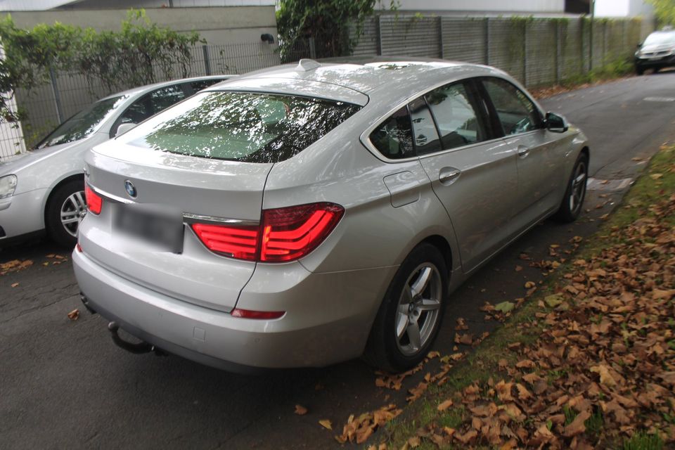 BMW 5ER 530d GT F07 530GT HU+AU PANORAMA AUTOMATIK AHK in Siegen