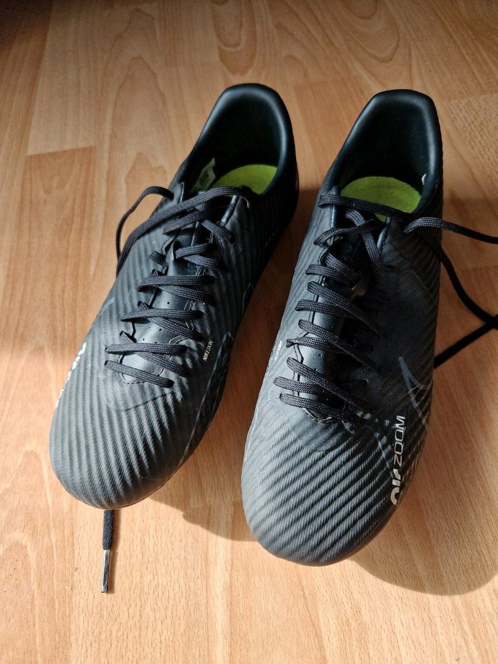 NIKE Mercurial Vapor 15 Academy Nockenschuhe Fußballschuhe Gr. 41 in Norderstedt