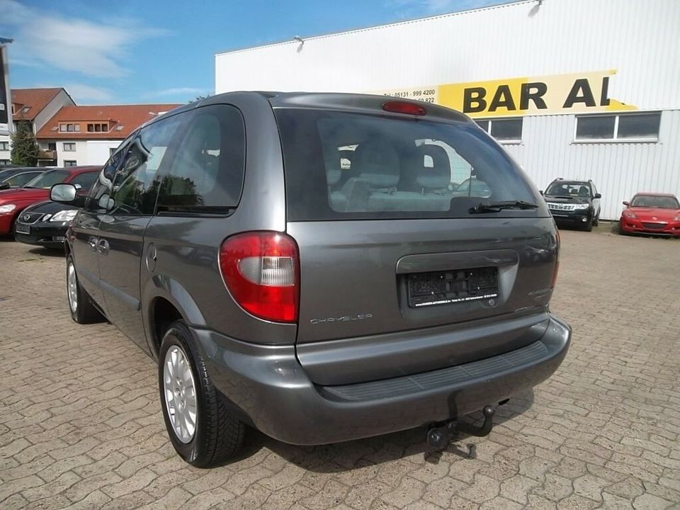 Chrysler Voyager CRD SE 7 SITZER AUTOM KLIMAANLAGE in Garbsen