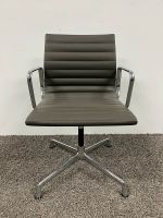 Vitra EA104 Eames Alu-Chair Bürostuhl Drehstuhl Stuhl Leder Nordrhein-Westfalen - Neuss Vorschau