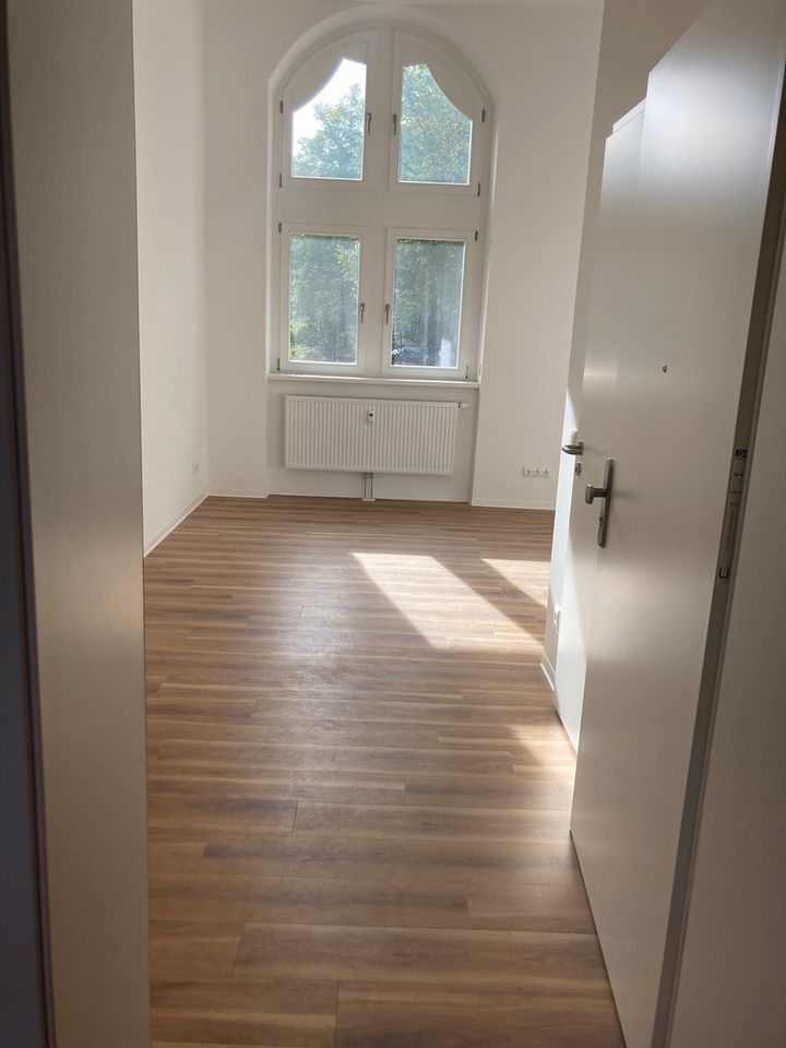 *Schöne 2-Zimmer Wohnung im, betreuten Wohnen- neogotisches Postamt am Kassberg in Chemnitz