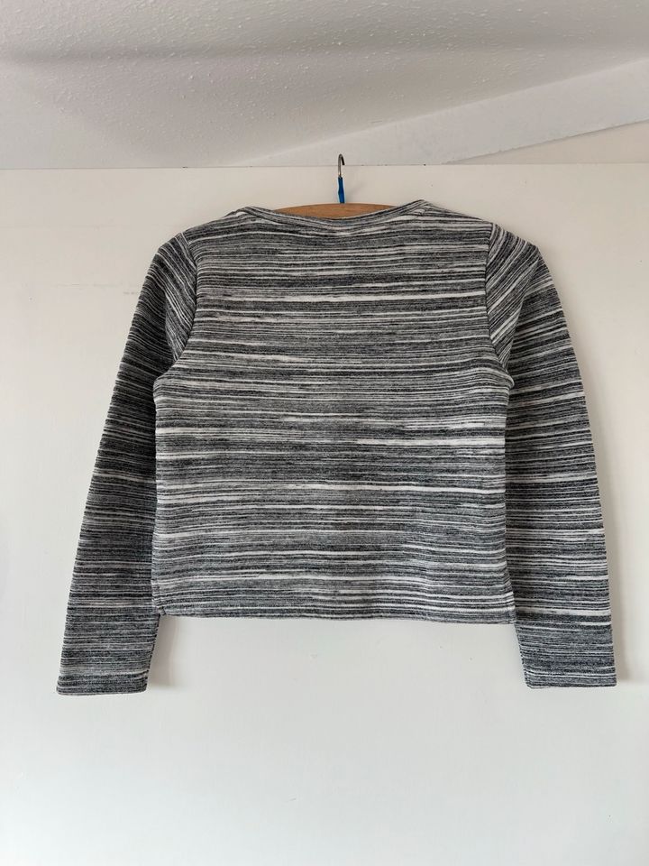 Pullover Yigga Gr. 134/140 in Krefeld