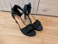 S. Oliver Sandalen Sandalette schwarz Wildleder Größe 40 Bayern - Mühldorf a.Inn Vorschau