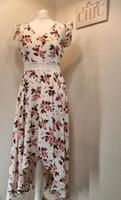 Weißes Maxikleid mit Blumen Muster, Spitzen Einsatz, 38 M, Shein Nordrhein-Westfalen - Herten Vorschau