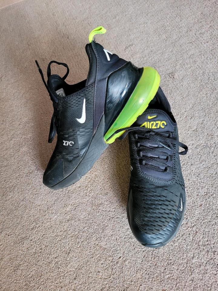 Black green nike 270 new arrivals