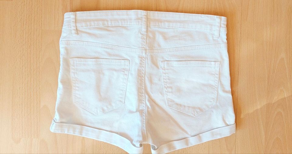 H&M Mädchen Jeans Shorts in Magdeburg