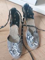 Ash Sandalen Sommerschuhe Espandrilla Keilabsatz Gr 40 39 snake Frankfurt am Main - Bockenheim Vorschau
