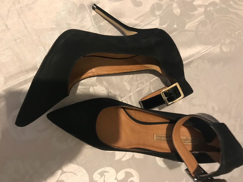 Pumps, Sandalen, peeptoes, sling Buffalo, Echtes Leder alle Neu in Gründau