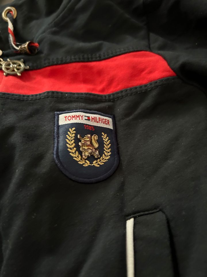 Tommy Hilfiger Jogginganzug Zweiteiler Strampler Spieler in Kriftel