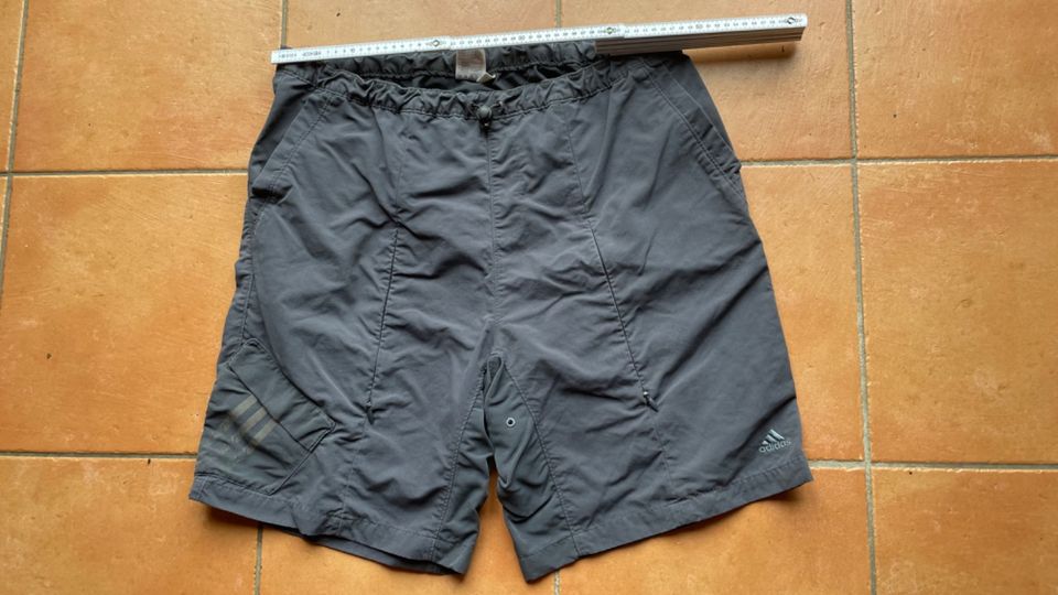 Herren Hose kurz Adidas Grösse 10 Gummizug, kein Reißverschluss in Mainz