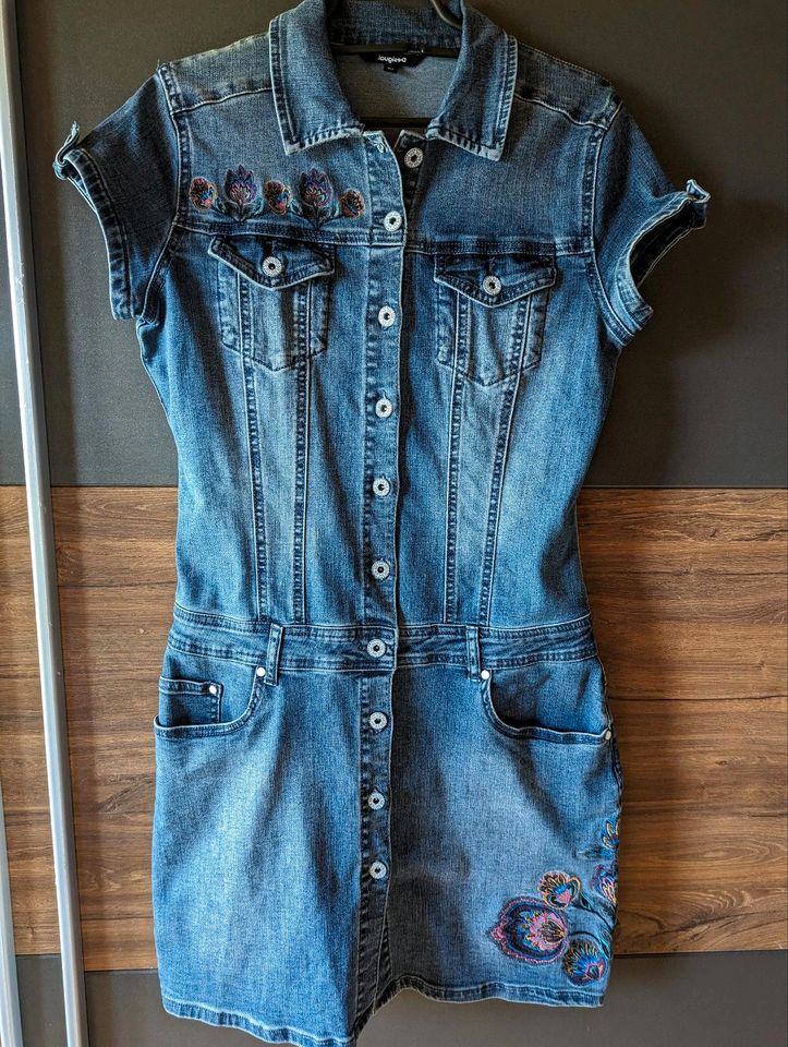 Desigual Jeanskleid Gr 40 in Niedersachsen - Neustadt am Rübenberge | eBay  Kleinanzeigen ist jetzt Kleinanzeigen