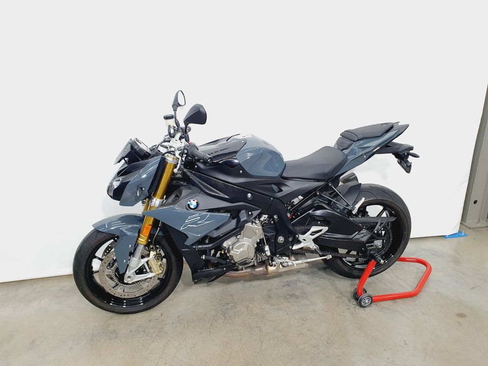 BMW S1000R*KD NEU*Alle Pakete*Akrapovic*9094km* in Waghäusel