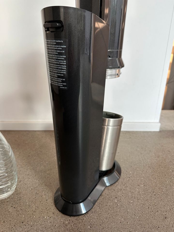 Sodastream Crystal mit 2 Glaskaraffen und einer Gaskartusche in Hamburg