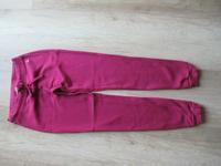 Original United Colors of Benetton Jogg-Pants Sporthose beere 150 Nordrhein-Westfalen - Kamp-Lintfort Vorschau