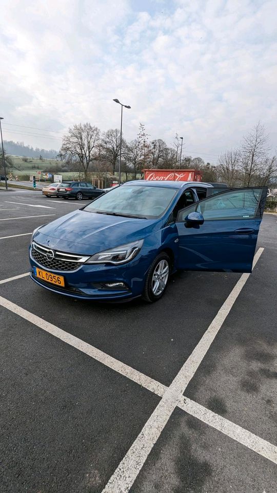 Opel astra in Wellen