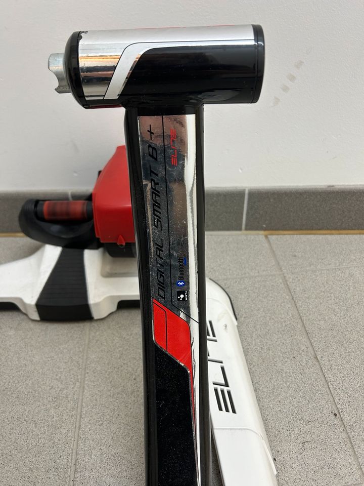 Elite Smart B+ Rolltrainer in Niddatal