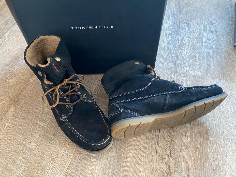 neuwertig Tommy Hilfiger Gr. 44,5 Wildleder Boots Winterschuhe in Bohmte