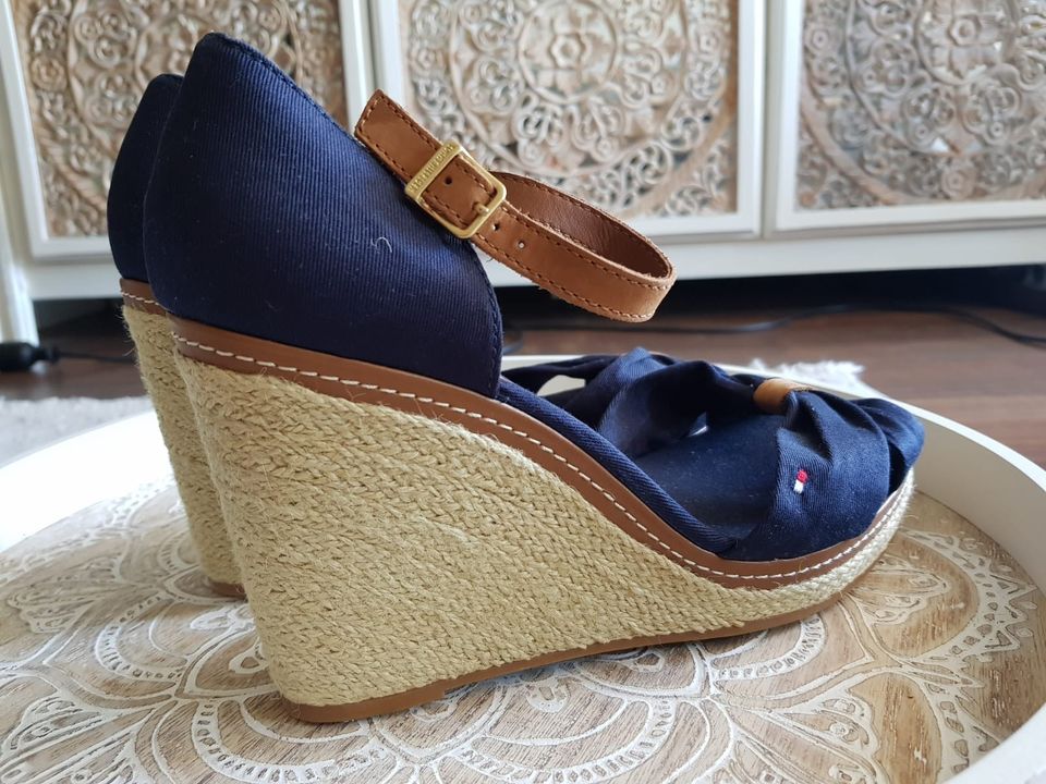 Iconic wedges deals